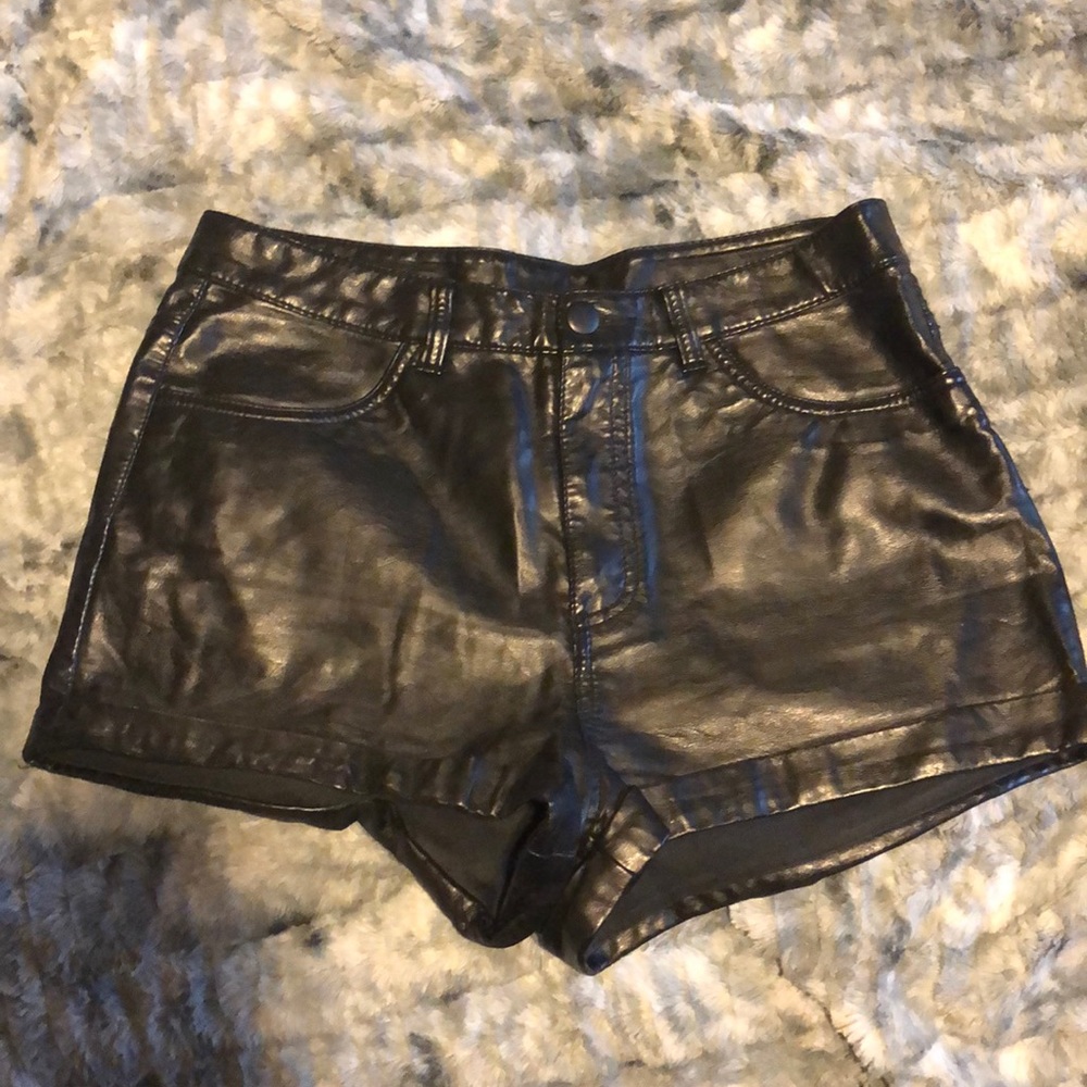 Shorts, fake leather